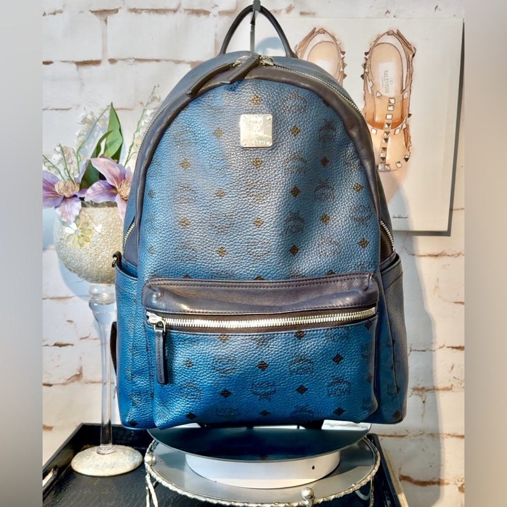 MCM Medium Stark Visetos Backpack Navy/Black EUC